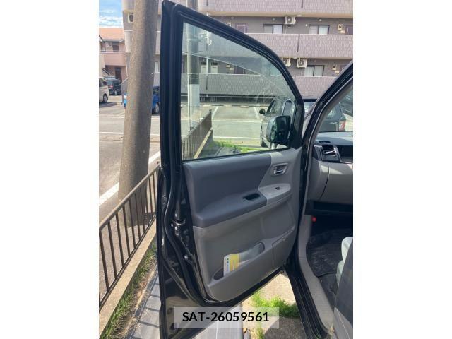 Toyota NOAH 2003-07 7726594-22
