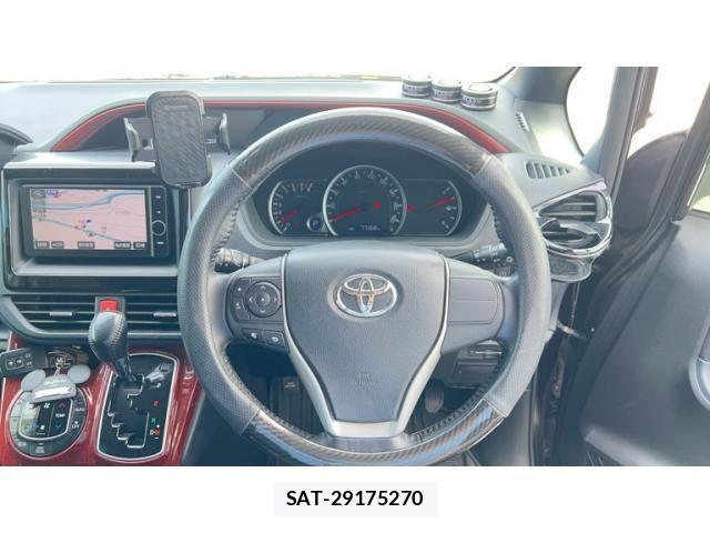 Toyota NOAH 2014-04 7726585-16