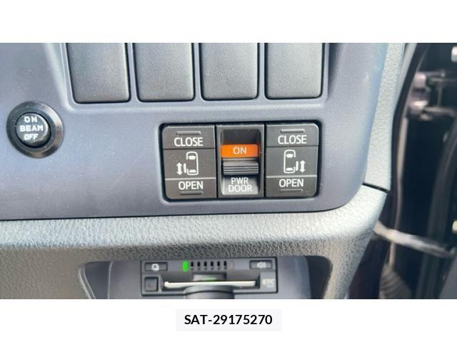 Toyota NOAH 2014-04 7726585-18