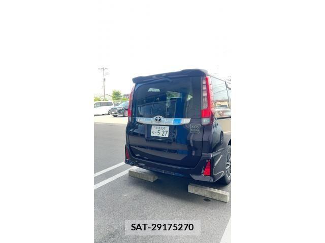 Toyota NOAH 2014-04 7726585-1