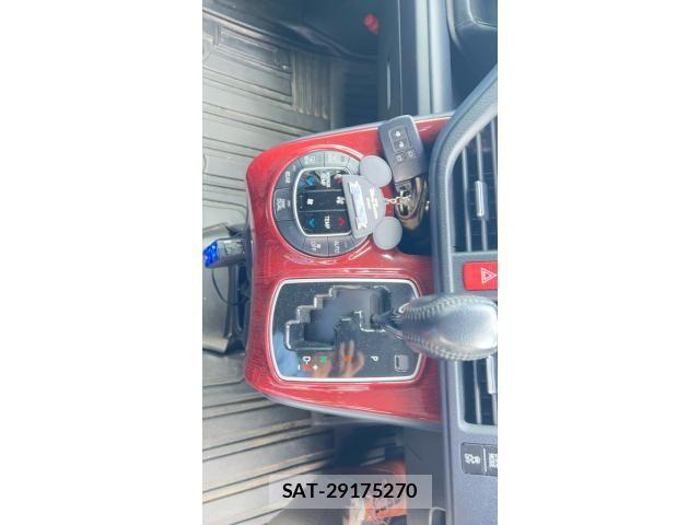 Toyota NOAH 2014-04 7726585-21