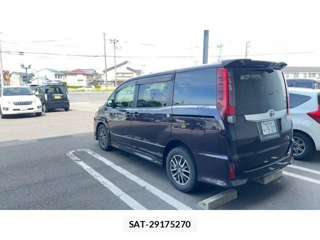 Toyota NOAH 2014-04 7726585-3