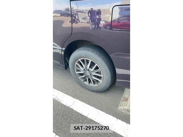 Toyota NOAH 2014-04 7726585-6