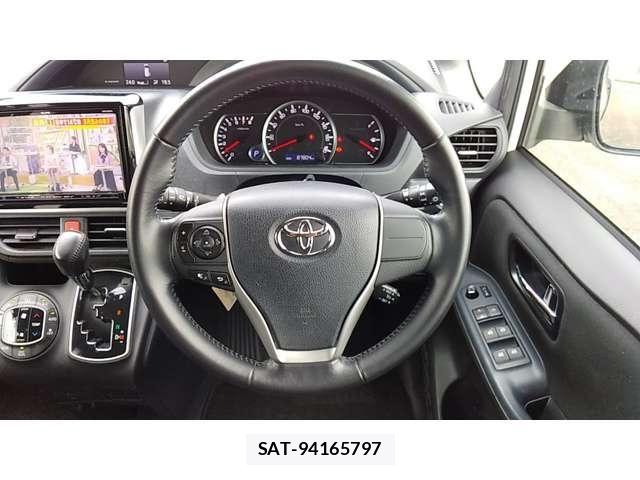 Toyota NOAH 2015-08 7726587-13