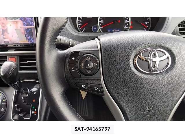 Toyota NOAH 2015-08 7726587-14
