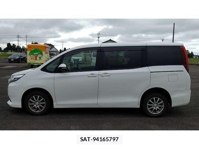 Toyota NOAH 2015-08 7726587-3