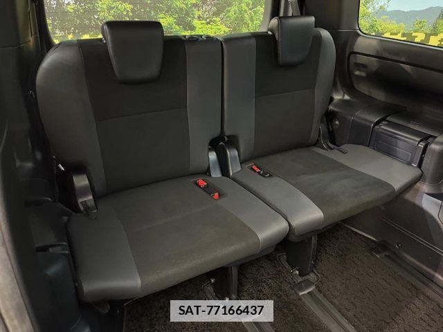 Toyota NOAH 2019-08 7726582-10