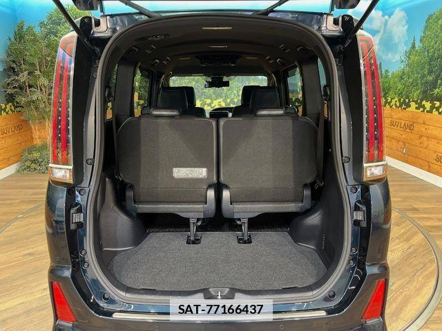 Toyota NOAH 2019-08 7726582-11