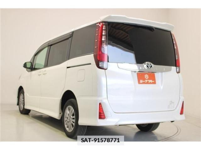 Toyota NOAH 2014-05 7787707-10