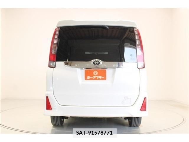 Toyota NOAH 2014-05 7787707-11