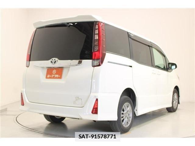 Toyota NOAH 2014-05 7787707-12