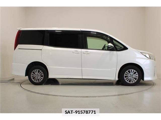 Toyota NOAH 2014-05 7787707-13