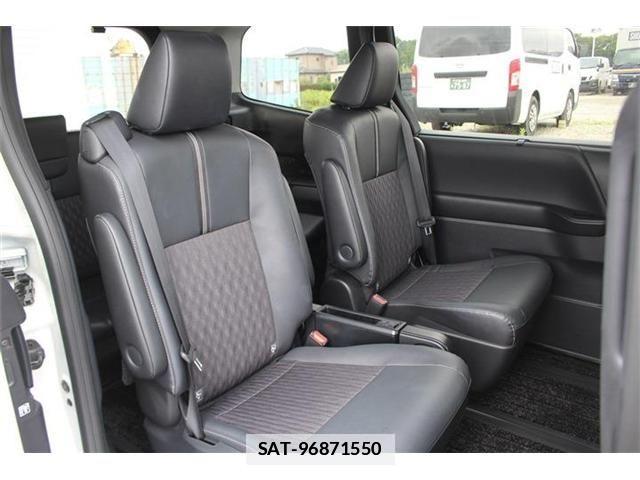 Toyota NOAH 2022-04 7787717-22
