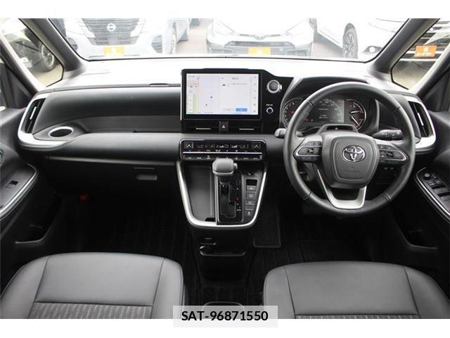 Toyota NOAH 2022-04 7787717-24