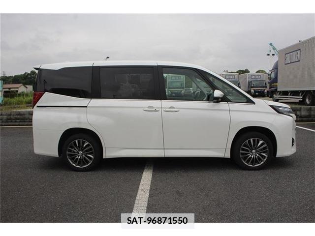 Toyota NOAH 2022-04 7787717-8