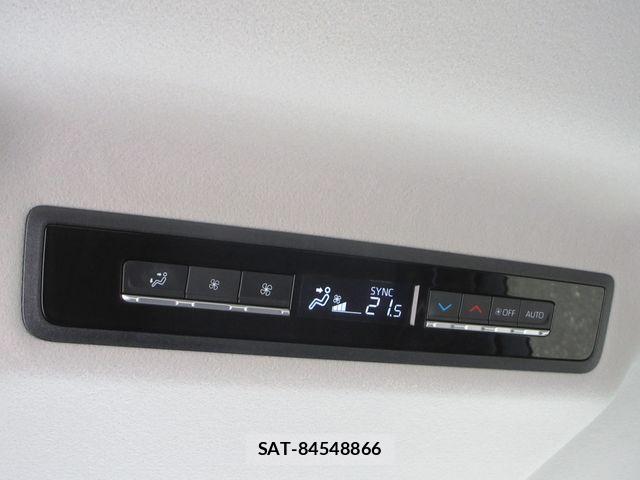 Toyota NOAH 2023-07 7787718-13