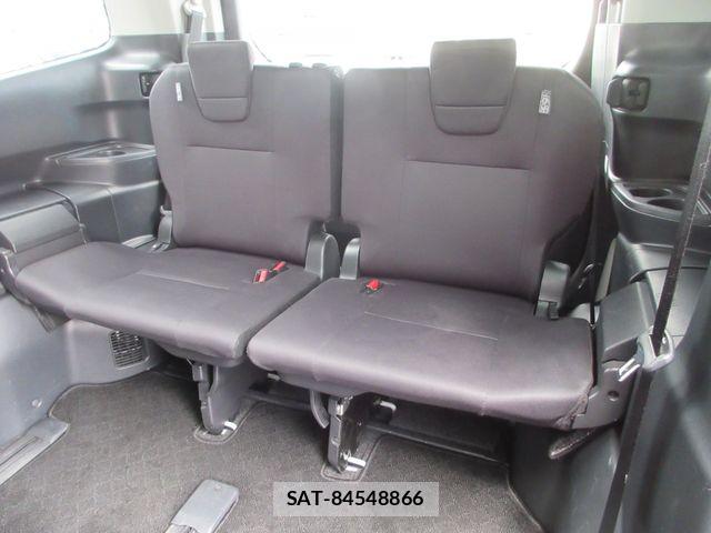 Toyota NOAH 2023-07 7787718-15