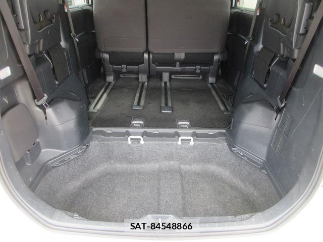 Toyota NOAH 2023-07 7787718-16