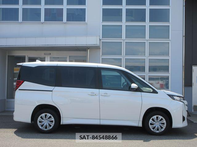 Toyota NOAH 2023-07 7787718-21