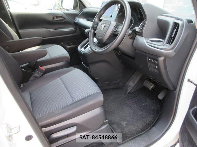 Toyota NOAH 2023-07 7787718-27