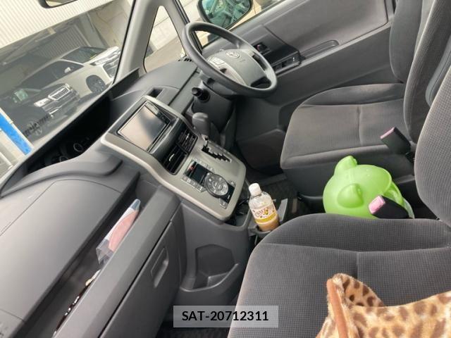 Toyota NOAH 2009-08 7787702-16