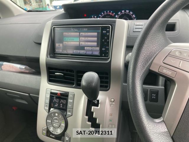 Toyota NOAH 2009-08 7787702-22