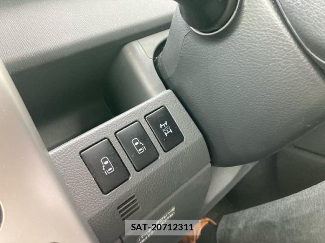 Toyota NOAH 2009-08 7787702-25