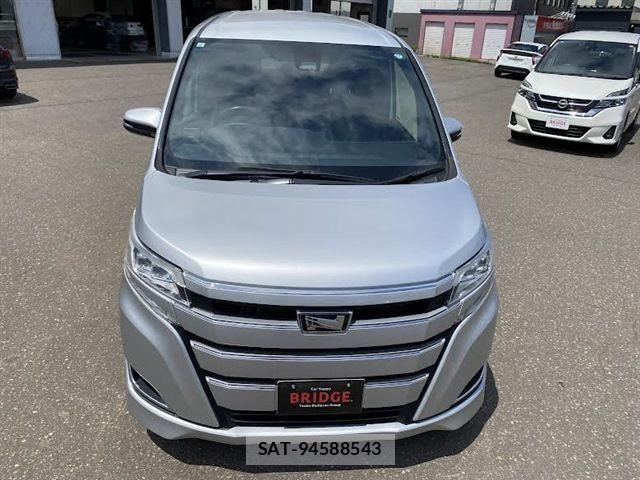 Toyota NOAH 2017-10 7787709-12