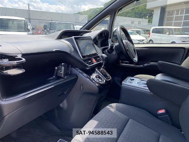 Toyota NOAH 2017-10 7787709-16