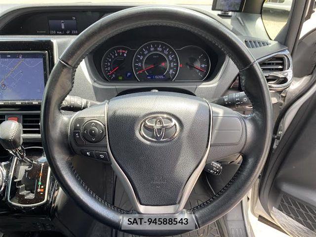 Toyota NOAH 2017-10 7787709-22