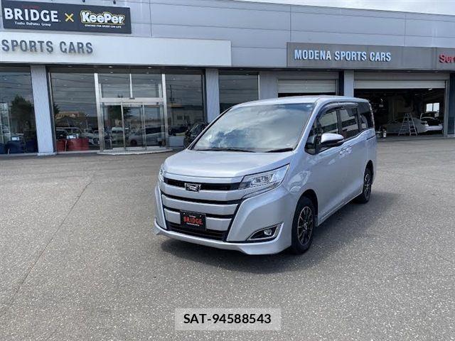 Toyota NOAH 2017-10 7787709-2