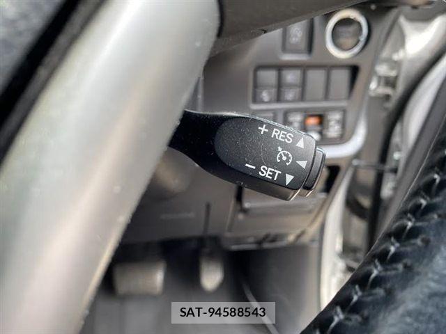 Toyota NOAH 2017-10 7787709-29