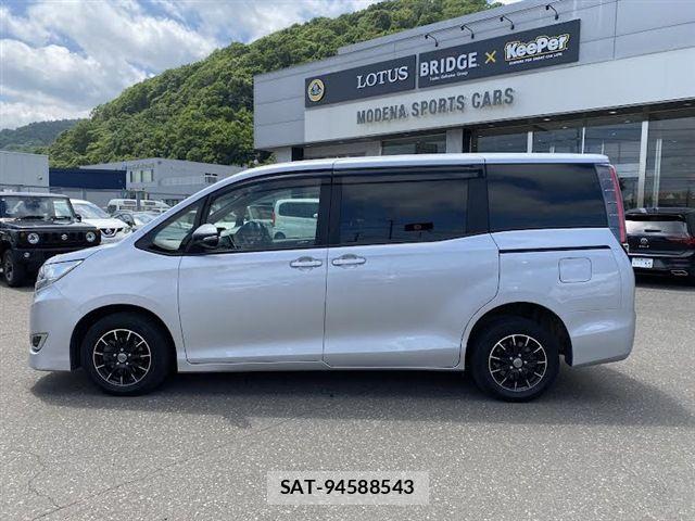 Toyota NOAH 2017-10 7787709-5