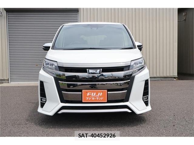 Toyota NOAH 2021-08 7878434-17