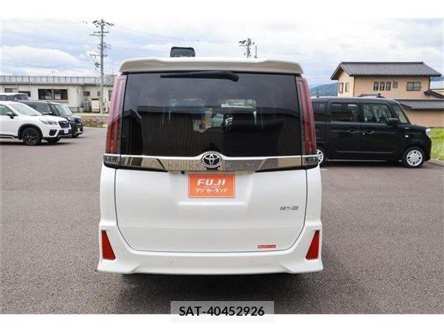 Toyota NOAH 2021-08 7878434-18