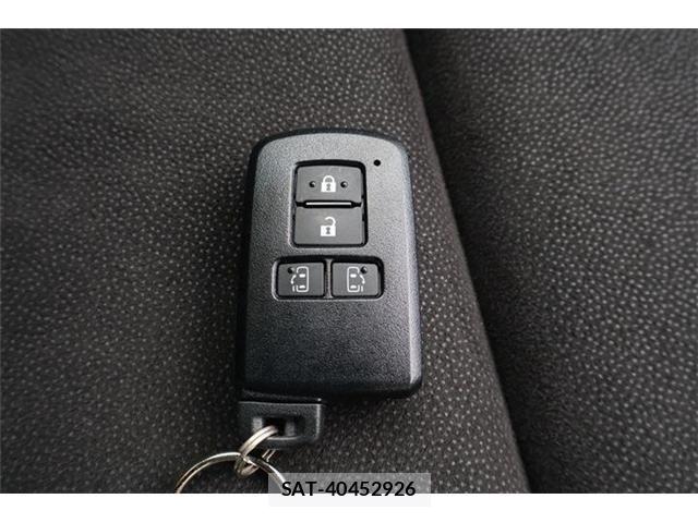Toyota NOAH 2021-08 7878434-24