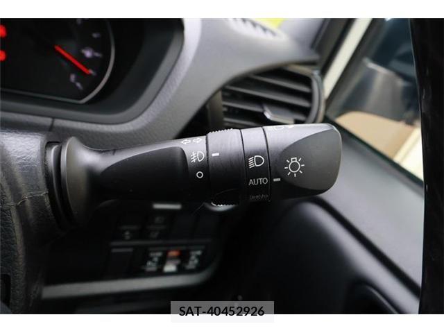 Toyota NOAH 2021-08 7878434-27
