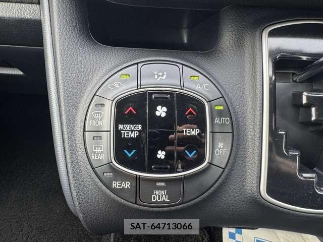 Toyota NOAH 2015-11 7878436-14