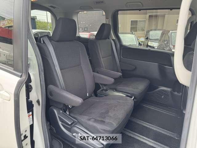 Toyota NOAH 2015-11 7878436-21