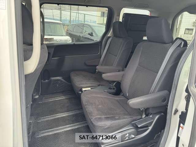 Toyota NOAH 2015-11 7878436-22