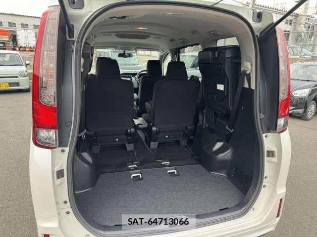 Toyota NOAH 2015-11 7878436-25