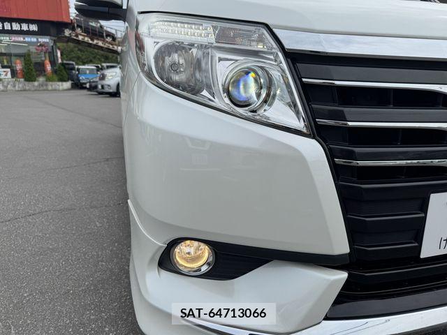 Toyota NOAH 2015-11 7878436-27
