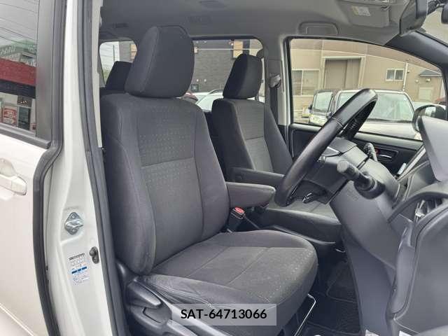Toyota NOAH 2015-11 7878436-6
