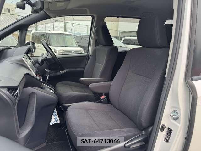 Toyota NOAH 2015-11 7878436-7