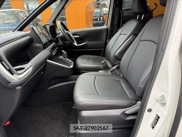 Toyota NOAH 2024-08 7878433-16