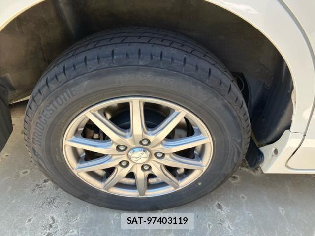 Toyota NOAH 2014-03 7903143-12