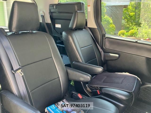 Toyota NOAH 2014-03 7903143-20