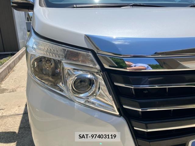 Toyota NOAH 2014-03 7903143-3