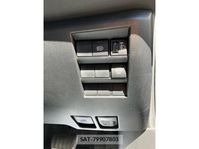 Toyota NOAH 2023-09 7980344-13