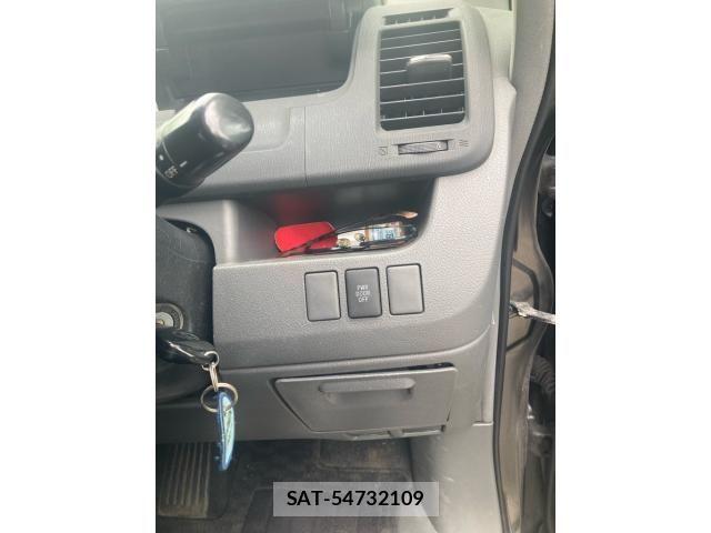 Toyota NOAH 2007-09 7980346-17